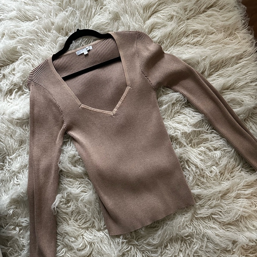 Women's V-Neck Sweater in Tan